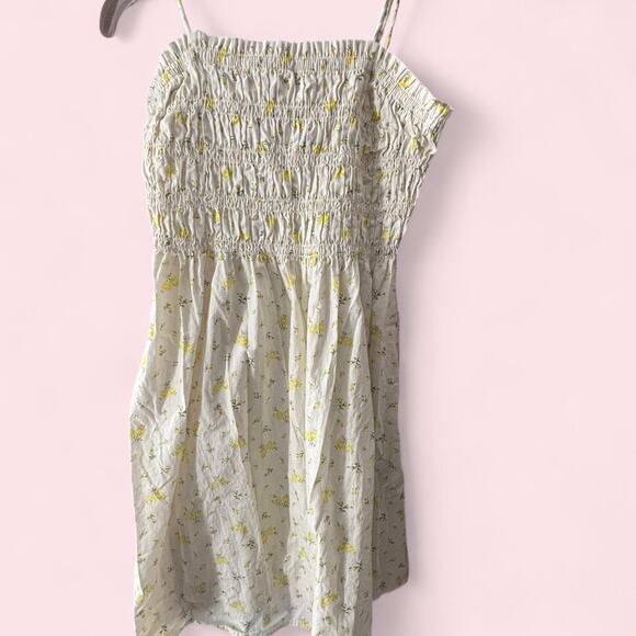 H&M Dresses & Skirts - H&M yellow floral dress size